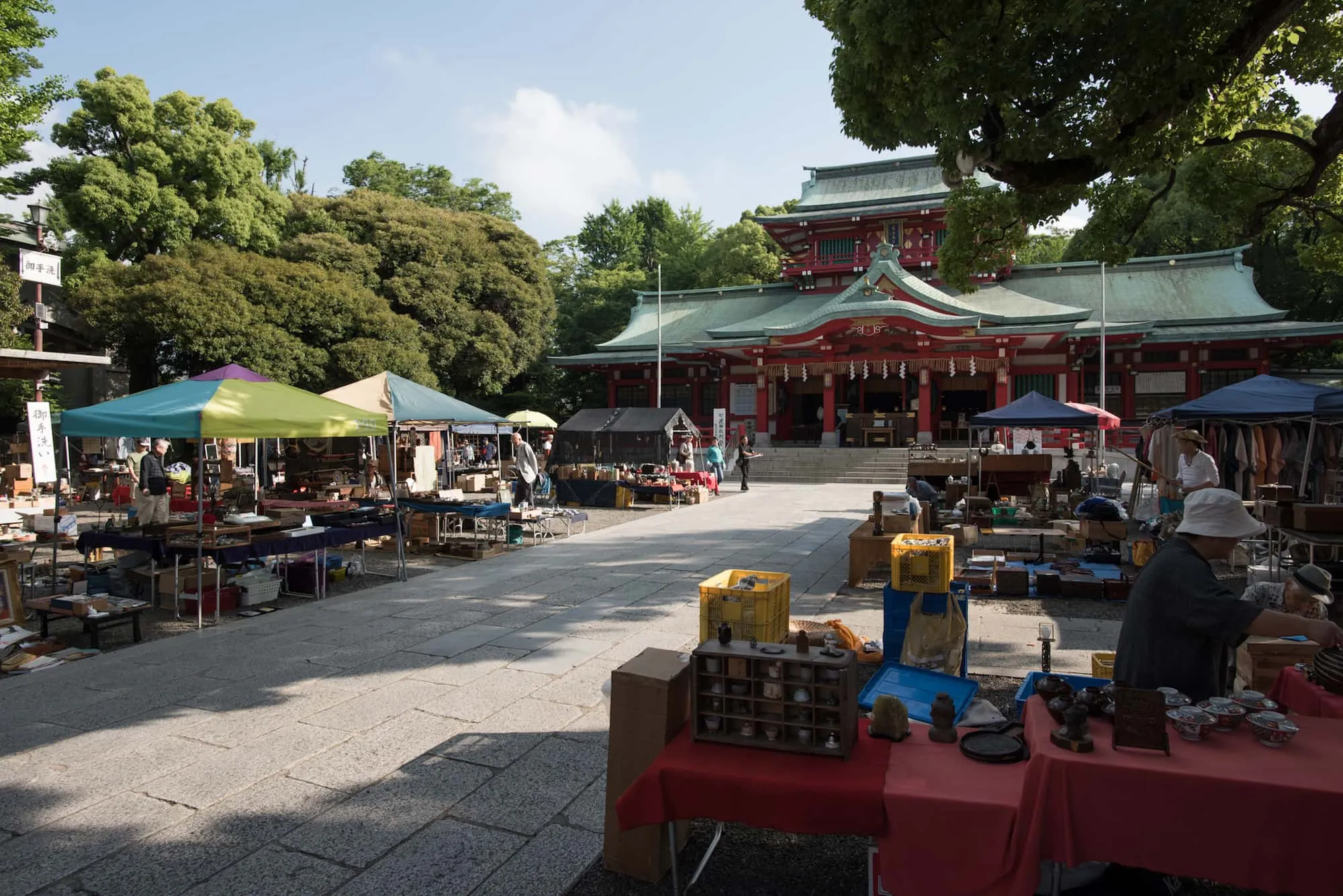 Tomioka Hachiman Shrine Antique market